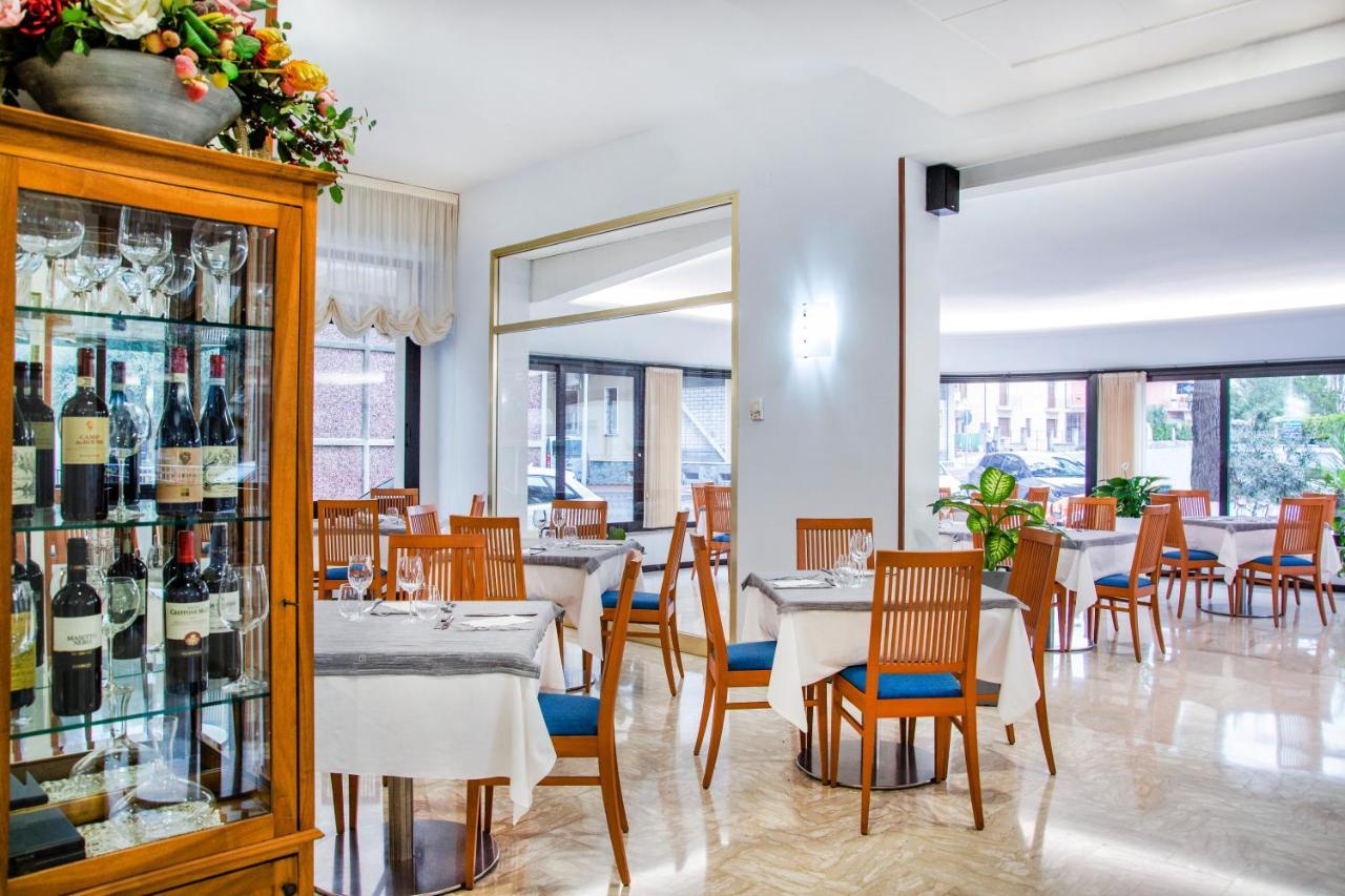 Hotel Mediterranée Spotorno Esterno foto