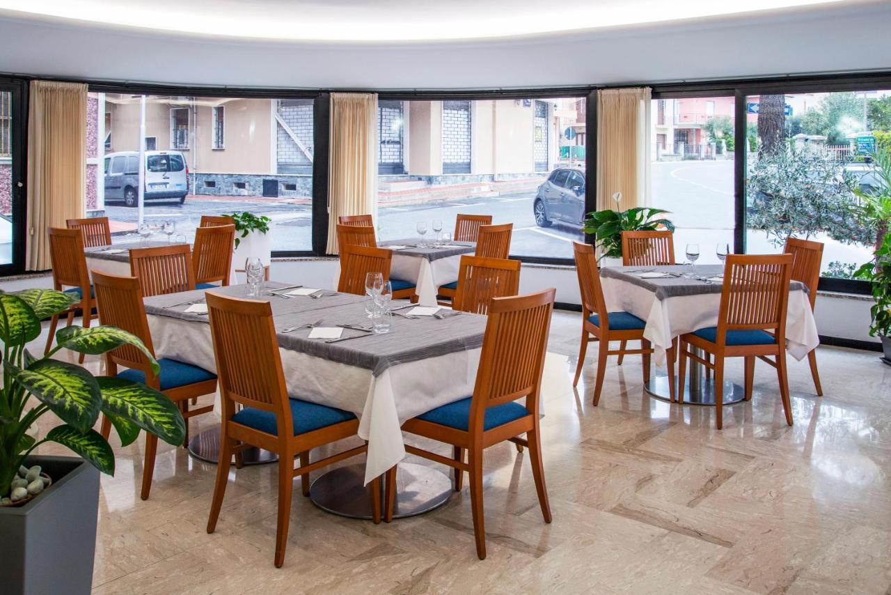 Hotel Mediterranée Spotorno Esterno foto