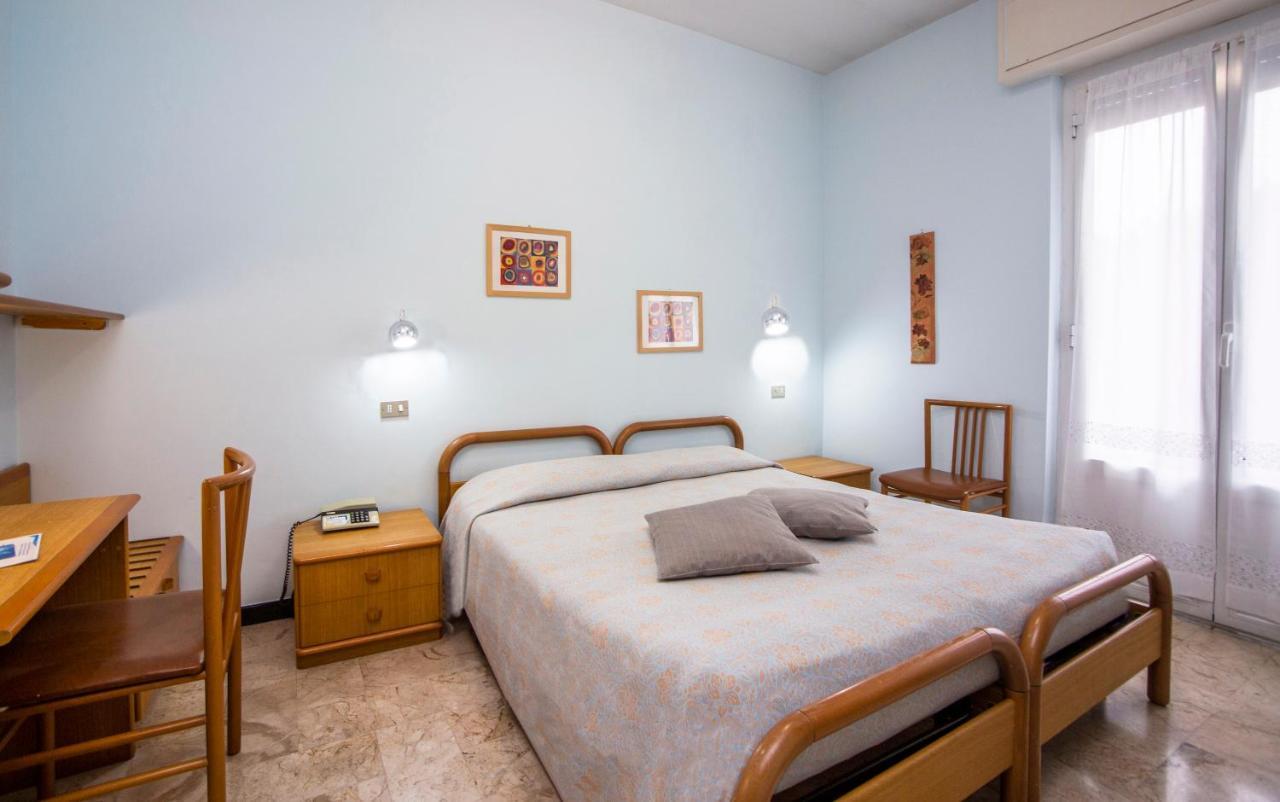 Hotel Mediterranée Spotorno Esterno foto