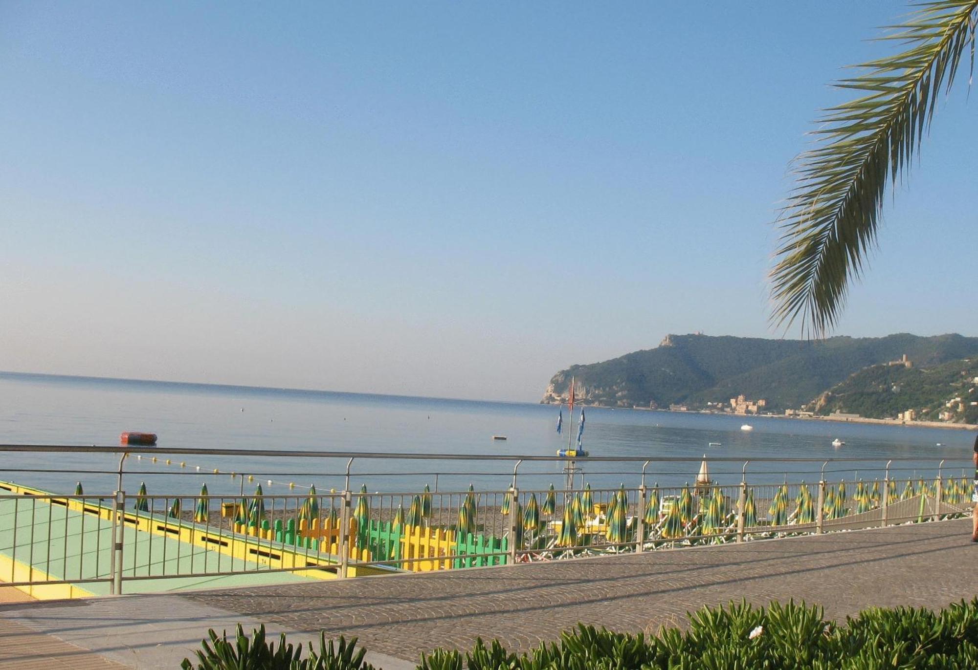 Hotel Mediterranée Spotorno Esterno foto
